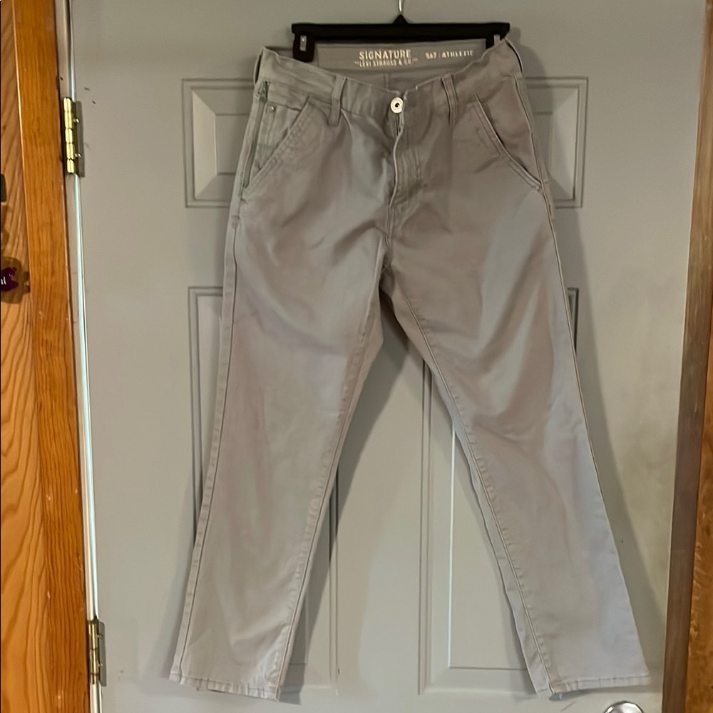 Signature by Levi Strauss Gray Chinos for Versatile Style